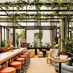 Le Jardin De Verre By Locke Hotel Paris