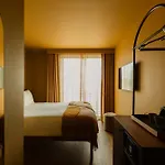 Le Jardin De Verre By Locke Hotel