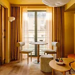 Hotel Le Jardin De Verre By Locke Paris