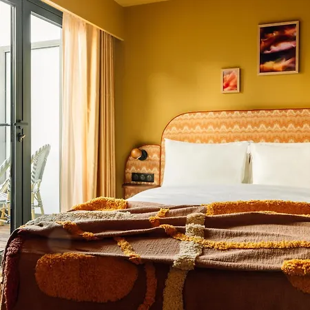 Le Jardin De Verre By Locke Hotel 4*