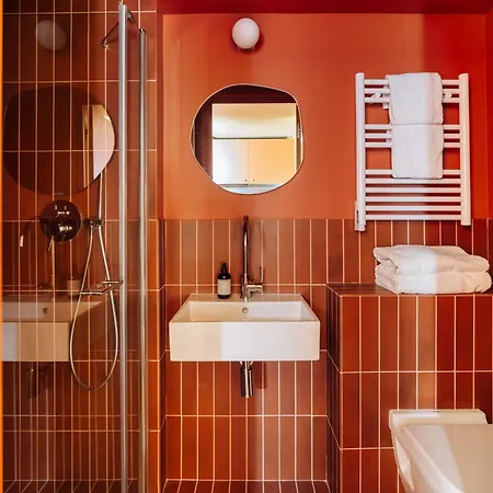 Hotel Le Jardin De Verre By Locke Paris