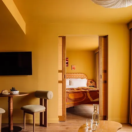 Hotel Le Jardin De Verre By Locke Paris