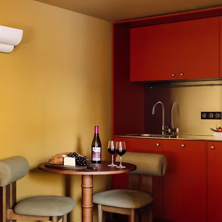 Le Jardin De Verre By Locke Hotel