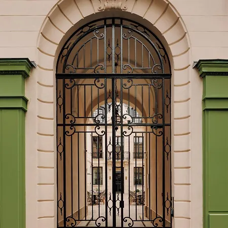 Le Jardin De Verre By Locke Hotel 4*